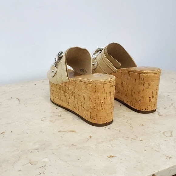 New Marc Fisher LTD Vaneda Platform Slide Sandal, Size 6.5 / 7 / 7.5 / 8.5 /9.5 - Picture 12 of 12